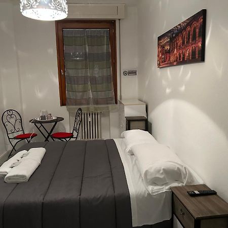 Locazione Turistica Forever Verona Buitenkant foto