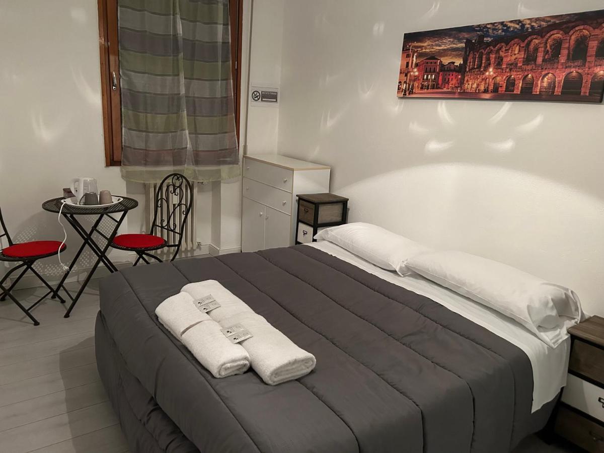 Locazione Turistica Forever Verona Buitenkant foto